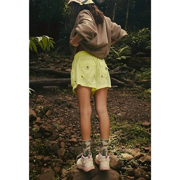 Free People New heights shorts in sour citrus yellow Size Small NWT - Picture 4 of 10